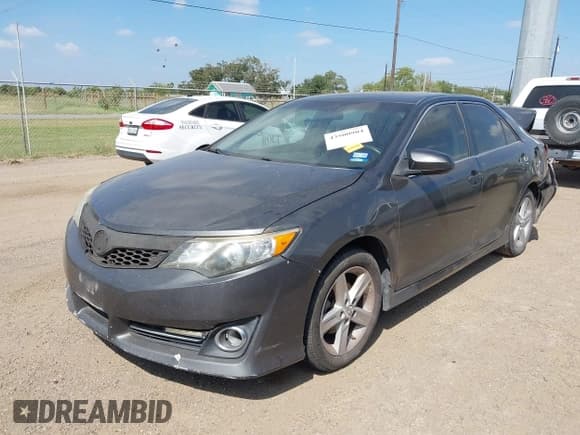 ✅ 2012 Toyota Camry LE • VIN: 4T1BF1FK1CU110635 • Lot: 43500904. Wystawiony na IAAI z przebiegiem 246 962 mil. Bezpłatny archiwum sprzedaży aukcyjnych z USA i szczegółowy raport historii pojazdu na DreamBid. Zdjęcie 2.