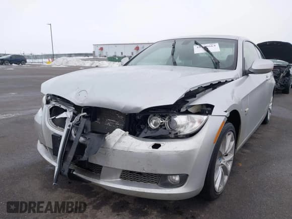 ✅ 2010 BMW 3 Series 335i xDrive • VIN: WBAWC7C52AE271032 • Lot: 41198664. Listed on IAAI with 118,008 mi. Free auction sales archive from the USA and detailed vehicle history report at DreamBid. Image 6.