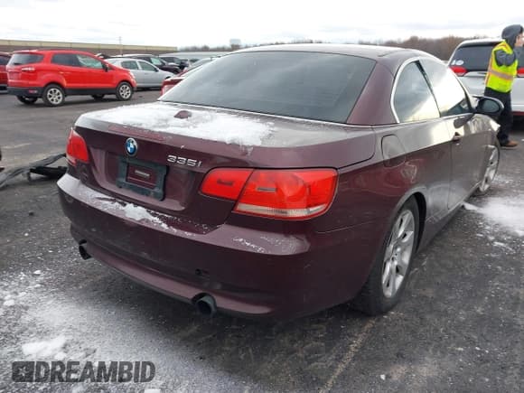 ✅ 2008 BMW 3 Series 335i • VIN: WBAWL73528PX57449 • Лот: 43813970. Опубликован ранее на IAAI с пробегом Не указан. Бесплатный доступ к архиву аукционных продаж из США и подробный отчёт об истории автомобиля на DreamBid. Изображение 4.