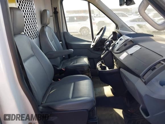 ✅ 2019 Ford Transit • VIN: 1FTYR2CM7KKA69374 • Lot: 43699024. Listed on IAAI with 243,820 mi. Free auction sales archive from the USA and detailed vehicle history report at DreamBid. Image 5.