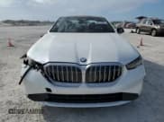 ✅ 2024 BMW i5 eDrive40 • VIN: WBY33FK04RCR38307 • Lot: 88723355. Wystawiony na Copart z przebiegiem Nie podano. Bezpłatny archiwum sprzedaży aukcyjnych z USA i szczegółowy raport historii pojazdu na DreamBid. Zdjęcie 5.