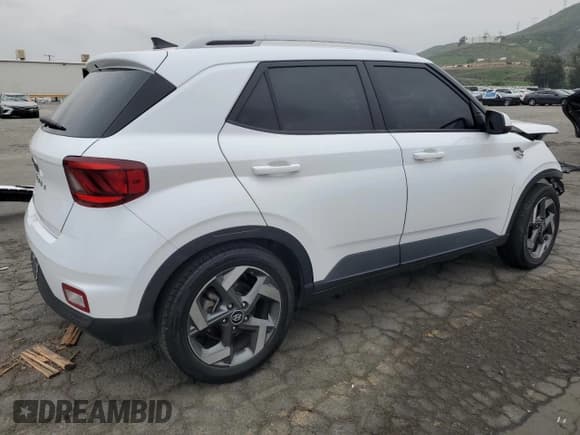 ✅ 2022 Hyundai Venue SEL • VIN: KMHRC8A37NU195404 • Lot: 50843045. Listed on Copart with 37,736 mi. Free auction sales archive from the USA and detailed vehicle history report at DreamBid. Image 3.