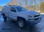 2016 Chevrolet Silverado 1500 LS z VIN 1GCNKNEH8GZ372252, wystawiony jako Copart lot #43192905 z przebiegiem 223 806 mil mil oraz Czysty tytuł • Clean title. Historia ofert i sprzedaży dostępna na DreamBid. Obrazek 1.