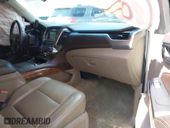 ✅ 2015 Chevrolet Suburban LTZ • VIN: 1GNSKKKC2FR509864 • Lot: 43233537. Wystawiony na IAAI z przebiegiem 241 210 mil. Bezpłatny archiwum sprzedaży aukcyjnych z USA i szczegółowy raport historii pojazdu na DreamBid. Zdjęcie 5.