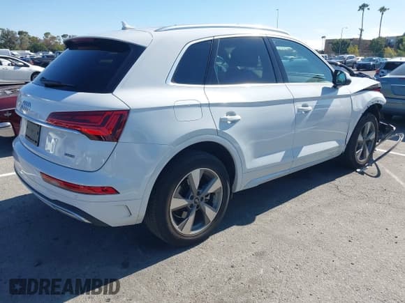 ✅ 2023 Audi Q5 Premium Plus • VIN: WA1BBAFY7P2167227 • Lot: 42632124. Wystawiony na IAAI z przebiegiem 17 065 mil. Bezpłatny archiwum sprzedaży aukcyjnych z USA i szczegółowy raport historii pojazdu na DreamBid. Zdjęcie 4.