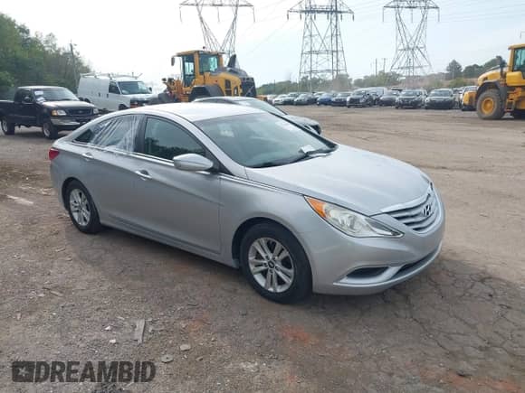 2012 Hyundai Sonata GLS с VIN 5NPEB4AC8CH348801, выставлен на аукционе IAAI как лот 43328407 с пробегом 47 367 миль миль и . История ставок и продаж доступна на DreamBid. Изображение 1.