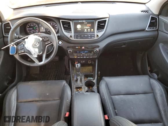 2017 Hyundai Tucson SE Plus z VIN KM8J3CA49HU405191, wystawiony jako Copart lot #82274104 z przebiegiem 60 689 mil mil oraz Szkoda całkowita • Salvage title. Historia ofert i sprzedaży dostępna na DreamBid. Obrazek 8.