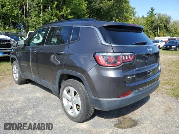 ✅ 2019 Jeep Compass Latitude • VIN: 3C4NJDBB4KT818278 • Лот: 80942355. Опубликован ранее на Copart с пробегом 48 105 миль. Бесплатный доступ к архиву аукционных продаж из США и подробный отчёт об истории автомобиля на DreamBid. Изображение 3.