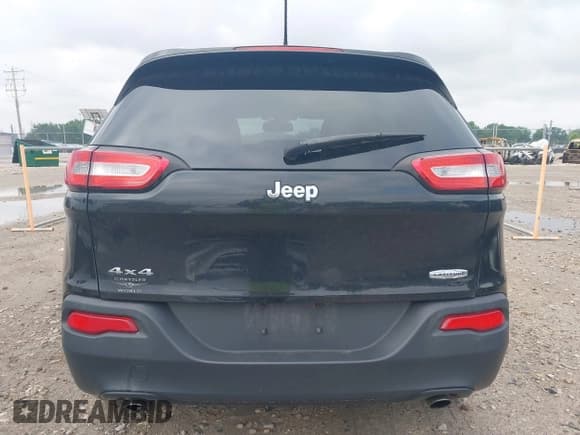 ✅ 2014 Jeep Cherokee Altitude • VIN: 1C4PJMCS4EW297696 • Lot: 42459285. Listed on IAAI with 196,772 mi. Free auction sales archive from the USA and detailed vehicle history report at DreamBid. Image 17.