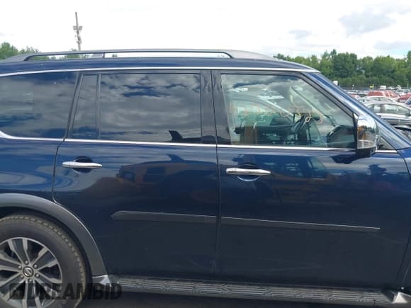 ✅ 2018 Nissan Armada SL • VIN: JN8AY2NC1JX502640 • Lot: 42700323. Wystawiony na IAAI z przebiegiem 92 317 mil. Bezpłatny archiwum sprzedaży aukcyjnych z USA i szczegółowy raport historii pojazdu na DreamBid. Zdjęcie 13.