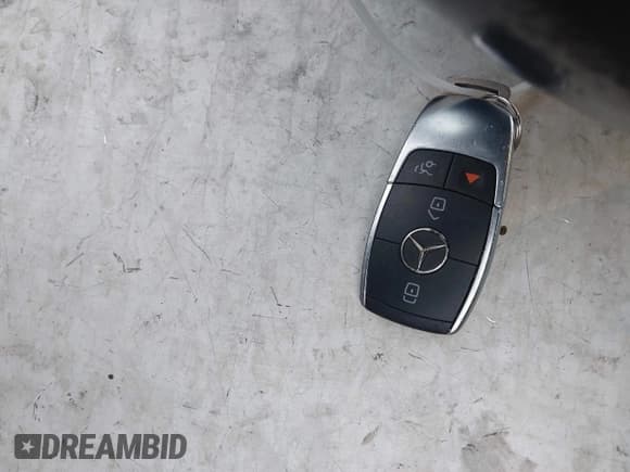 ✅ 2019 Mercedes-Benz C 300 • VIN: WDDWK8DB3KF795582 • Лот: 43096374. Опубликован ранее на IAAI с пробегом 58 976 миль. Бесплатный доступ к архиву аукционных продаж из США и подробный отчёт об истории автомобиля на DreamBid. Изображение 11.