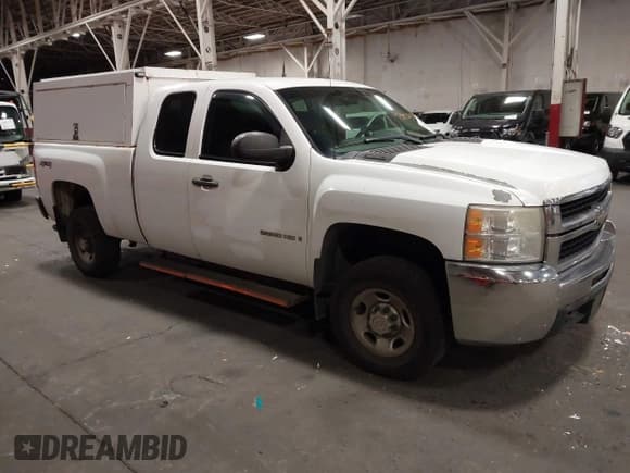 ✅ 2009 Chevrolet Silverado 2500HD Work Truck • VIN: 1GCHK49K19E133164 • Лот: 43423369. Опубликован ранее на IAAI с пробегом 304 182 миль. Бесплатный доступ к архиву аукционных продаж из США и подробный отчёт об истории автомобиля на DreamBid. Изображение 1.