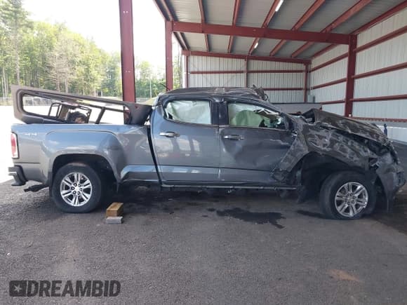 ✅ 2019 GMC Canyon 4WD SLE • VIN: 1GTG6CEN5K1101096 • Lot: 42723441. Listed on IAAI with Not provided. Free auction sales archive from the USA and detailed vehicle history report at DreamBid. Image 12.