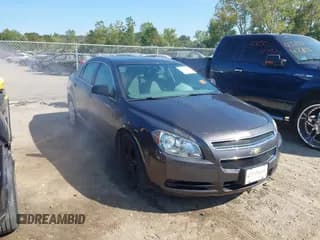 ✅ 2011 Chevrolet Malibu 1LS • VIN: 1G1ZB5E18BF330459 • Lot: 43222713. Wystawiony na IAAI z przebiegiem 115 048 mil. Bezpłatny archiwum sprzedaży aukcyjnych z USA i szczegółowy raport historii pojazdu na DreamBid. Zdjęcie 1.