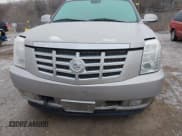 ✅ 2009 Cadillac Escalade • VIN: 1GYFK43589R198431 • Lot: 41198776. Listed on IAAI with 159,734 mi. Free auction sales archive from the USA and detailed vehicle history report at DreamBid. Image 6.