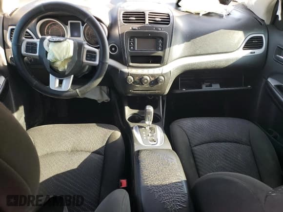 ✅ 2019 Dodge Journey SE • VIN: 3C4PDCBB8KT810467 • Lot: 68936705. Wystawiony na Copart z przebiegiem Nie podano. Bezpłatny archiwum sprzedaży aukcyjnych z USA i szczegółowy raport historii pojazdu na DreamBid. Zdjęcie 8.