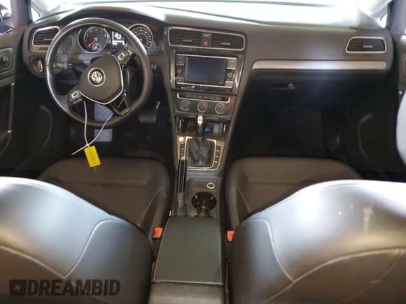 ✅ 2021 Volkswagen Golf TSI • VIN: 3VWG57AU1MM006500 • Lot: 64201314. Wystawiony na Copart z przebiegiem 75 129 mil. Bezpłatny archiwum sprzedaży aukcyjnych z USA i szczegółowy raport historii pojazdu na DreamBid. Zdjęcie 8.