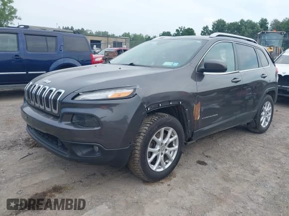 ✅ 2017 Jeep Cherokee Latitude • VIN: 1C4PJMCB2HW512805 • Lot: 42858868. Listed on IAAI with 182,205 mi. Free auction sales archive from the USA and detailed vehicle history report at DreamBid. Image 18.