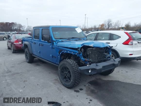 ✅ 2020 Jeep Gladiator Sport S • VIN: 1C6HJTAG3LL201785 • Lot: 43717475. Wystawiony na IAAI z przebiegiem Nie podano. Bezpłatny archiwum sprzedaży aukcyjnych z USA i szczegółowy raport historii pojazdu na DreamBid. Zdjęcie 1.