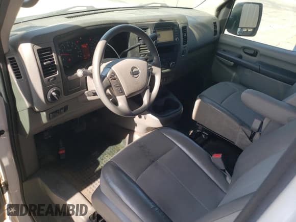 ✅ 2018 Nissan NV Cargo SV • VIN: 1N6BF0KM5JN808675 • Lot: 62795065. Wystawiony na Copart z przebiegiem 148 493 mil. Bezpłatny archiwum sprzedaży aukcyjnych z USA i szczegółowy raport historii pojazdu na DreamBid. Zdjęcie 8.