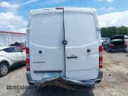 ✅ 2010 Mercedes-Benz Sprinter Cargo • VIN: WD3PE7CC9A5462487 • Lot: 42757241. Wystawiony na IAAI z przebiegiem Nie podano. Bezpłatny archiwum sprzedaży aukcyjnych z USA i szczegółowy raport historii pojazdu na DreamBid. Zdjęcie 17.