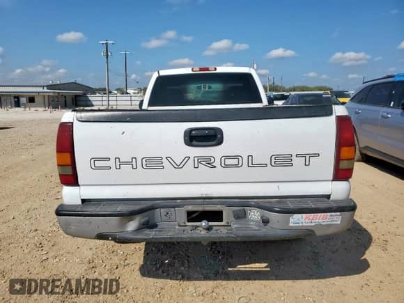 2002 Chevrolet Silverado 1500 с VIN 1GCEC14W42Z322785, выставлен на аукционе Copart как лот 81388455 с пробегом 380 228 миль миль и Списание • Salvage title. История ставок и продаж доступна на DreamBid. Изображение 6.