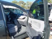 ✅ 2019 Toyota Sienna XLE • VIN: 5TDDZ3DC0KS227041 • Lot: 43403611. Listed on IAAI with 111,676 mi. Free auction sales archive from the USA and detailed vehicle history report at DreamBid. Image 5.