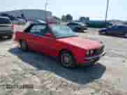 1992 BMW 3 Series z VIN WBABB2314NEC28869, wystawiony jako IAAI lot #42132873 z przebiegiem 129 436 mil mil oraz . Historia ofert i sprzedaży dostępna na DreamBid. Obrazek 1.