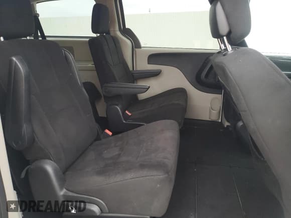 ✅ 2011 Dodge Grand Caravan Express • VIN: 2D4RN4DG3BR737275 • Lot: 86267935. Wystawiony na Copart z przebiegiem 239 166 mil. Bezpłatny archiwum sprzedaży aukcyjnych z USA i szczegółowy raport historii pojazdu na DreamBid. Zdjęcie 11.