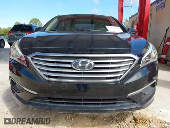 ✅ 2017 Hyundai Sonata SE • VIN: 5NPE24AF7HH493989 • Lot: 43381172. Listed on IAAI with 157,480 mi. Free auction sales archive from the USA and detailed vehicle history report at DreamBid. Image 12.