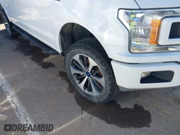 ✅ 2020 Ford F-150 XLT • VIN: 1FTEW1E5XLKE71001 • Lot: 43683933. Wystawiony na IAAI z przebiegiem 184 806 mil. Bezpłatny archiwum sprzedaży aukcyjnych z USA i szczegółowy raport historii pojazdu na DreamBid. Zdjęcie 6.