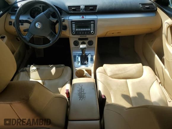 ✅ 2008 Volkswagen Passat Komfort • VIN: WVWAK93C18E103659 • Lot: 81482135. Listed on Copart with 119,296 mi. Free auction sales archive from the USA and detailed vehicle history report at DreamBid. Image 8.