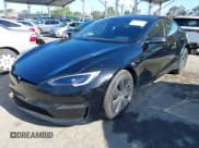 ✅ 2022 Tesla Model S • VIN: 5YJSA1E56NF492915 • Lot: 42221120. Wystawiony na IAAI z przebiegiem 44 195 mil. Bezpłatny archiwum sprzedaży aukcyjnych z USA i szczegółowy raport historii pojazdu na DreamBid. Zdjęcie 2.