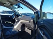 ✅ 2016 Ford C-Max SEL • VIN: 1FADP5CU6GL114107 • Lot: 41688248. Wystawiony na IAAI z przebiegiem 136 911 mil. Bezpłatny archiwum sprzedaży aukcyjnych z USA i szczegółowy raport historii pojazdu na DreamBid. Zdjęcie 5.