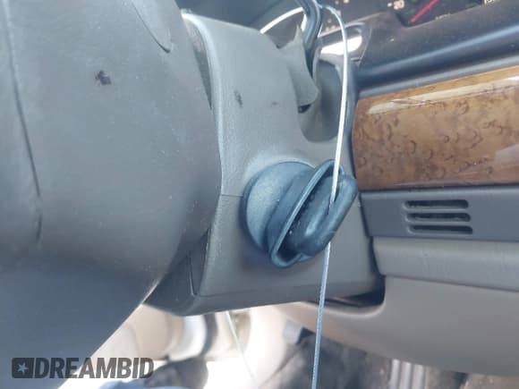 ✅ 1998 Lincoln Continental • VIN: 1LNLM97V1WY602564 • Лот: 42333637. Опубликован ранее на IAAI с пробегом 142 234 миль. Бесплатный доступ к архиву аукционных продаж из США и подробный отчёт об истории автомобиля на DreamBid. Изображение 11.