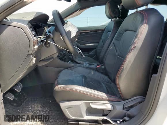 ✅ 2024 Volkswagen Jetta 40th Anniversary Edition • VIN: 3VW8T7BU9RM011038 • Лот: 65498205. Опубликован ранее на Copart с пробегом 46 545 миль. Бесплатный доступ к архиву аукционных продаж из США и подробный отчёт об истории автомобиля на DreamBid. Изображение 7.