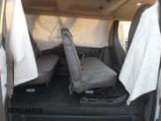 ✅ 2014 Chevrolet Express Passenger LT • VIN: 1GAZG1FG4E1185922 • Lot: 43744687. Wystawiony na IAAI z przebiegiem 135 516 mil. Bezpłatny archiwum sprzedaży aukcyjnych z USA i szczegółowy raport historii pojazdu na DreamBid. Zdjęcie 8.