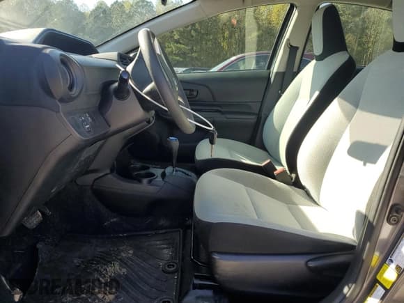 ✅ 2016 Toyota Prius One • VIN: JTDKDTB3XG1137134 • Lot: 90659155. Listed on Copart with 84,044 mi. Free auction sales archive from the USA and detailed vehicle history report at DreamBid. Image 7.