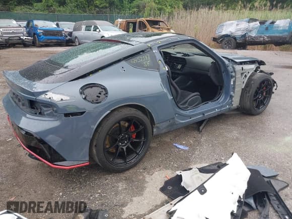 ✅ 2024 Nissan Z Nismo • VIN: JN1BZ4CH9RM360447 • Lot: 42457597. Wystawiony na IAAI z przebiegiem 9 723 mil. Bezpłatny archiwum sprzedaży aukcyjnych z USA i szczegółowy raport historii pojazdu na DreamBid. Zdjęcie 4.