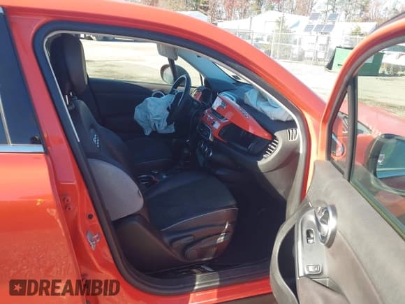 ✅ 2016 FIAT 500X Lounge • VIN: ZFBCFXDTXGP367081 • Lot: 43734253. Wystawiony na IAAI z przebiegiem 213 861 mil. Bezpłatny archiwum sprzedaży aukcyjnych z USA i szczegółowy raport historii pojazdu na DreamBid. Zdjęcie 5.