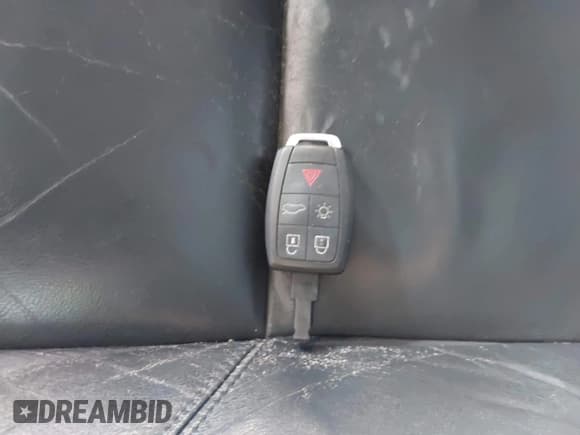 ✅ 2008 Volvo V50 2.5T • VIN: YV1MJ672882400813 • Lot: 42665222. Listed on IAAI with 207,829 mi. Free auction sales archive from the USA and detailed vehicle history report at DreamBid. Image 11.