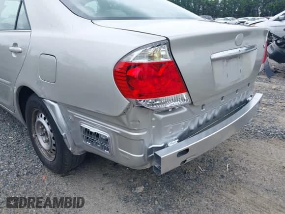 ✅ 2005 Toyota Camry LE • VIN: 4T1BF30K05U620286 • Lot: 42695909. Listed on IAAI with 136,731 mi. Free auction sales archive from the USA and detailed vehicle history report at DreamBid. Image 6.