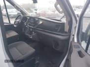 ✅ 2021 Ford Transit Cargo • VIN: 1FTYE1C83MKA79007 • Lot: 42823323. Wystawiony na IAAI z przebiegiem 124 898 mil. Bezpłatny archiwum sprzedaży aukcyjnych z USA i szczegółowy raport historii pojazdu na DreamBid. Zdjęcie 5.