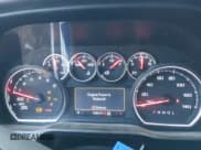 ✅ 2020 Chevrolet Silverado 1500 RST • VIN: 3GCUYEEL0LG438818 • Lot: 40846782. Wystawiony na IAAI z przebiegiem 108 018 mil. Bezpłatny archiwum sprzedaży aukcyjnych z USA i szczegółowy raport historii pojazdu na DreamBid. Zdjęcie 7.