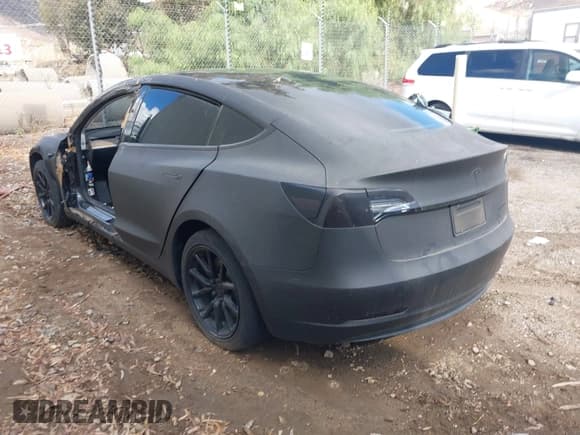 ✅ 2019 Tesla Model 3 Long Range • VIN: 5YJ3E1EB4KF384982 • Lot: 43300147. Wystawiony na IAAI z przebiegiem 67 472 mil. Bezpłatny archiwum sprzedaży aukcyjnych z USA i szczegółowy raport historii pojazdu na DreamBid. Zdjęcie 3.