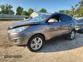 ✅ 2013 Hyundai Tucson Limited • VIN: KM8JU3ACXDU598031 • Lot: 81800385. Wystawiony na Copart z przebiegiem 137 397 mil. Bezpłatny archiwum sprzedaży aukcyjnych z USA i szczegółowy raport historii pojazdu na DreamBid. Zdjęcie 1.