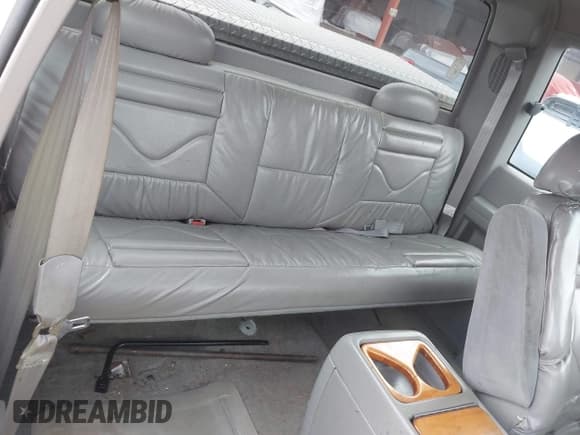 ✅ 1996 Chevrolet Silverado 1500 • VIN: 1GBEC19R4TE163895 • Lot: 42527439. Wystawiony na IAAI z przebiegiem 202 142 mil. Bezpłatny archiwum sprzedaży aukcyjnych z USA i szczegółowy raport historii pojazdu na DreamBid. Zdjęcie 8.