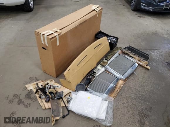 ✅ 1974 Lincoln Mark VIII • VIN: 4Y89A837990 • Lot: 58639595. Wystawiony na Copart z przebiegiem 58 673 mil. Bezpłatny archiwum sprzedaży aukcyjnych z USA i szczegółowy raport historii pojazdu na DreamBid. Zdjęcie 12.