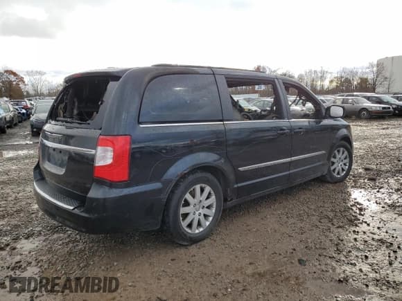 ✅ 2013 Chrysler Town & Country Touring • VIN: 2C4RC1BG4DR803369 • Lot: 91452425. Listed on Copart with Not provided. Free auction sales archive from the USA and detailed vehicle history report at DreamBid. Image 3.