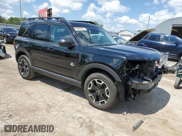 ✅ 2024 Ford Bronco Sport Outer Banks • VIN: 3FMCR9C60RRE13357 • Lot: 69690455. Wystawiony na Copart z przebiegiem 7 950 mil. Bezpłatny archiwum sprzedaży aukcyjnych z USA i szczegółowy raport historii pojazdu na DreamBid. Zdjęcie 4.